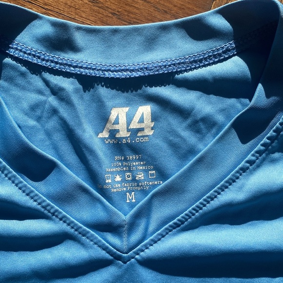 BACKROADS v-tee shirt - Picture 3 of 3